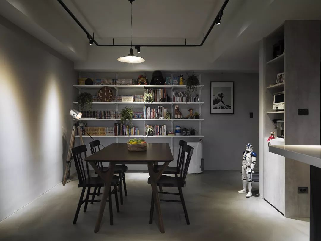 现代工业风风格家装设计室内装修效果图-餐厅餐边柜 现代工业风风格家装设计室内装修效果图-餐厅餐边柜